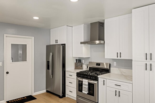 Building Photo - 1571 David Ave