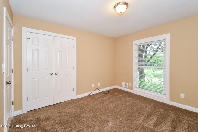 Building Photo - 1200 Goshen Ln