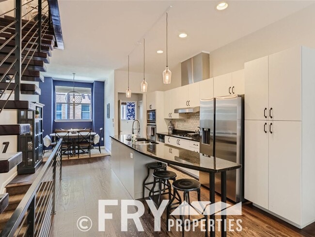 Building Photo - Furnished Townhome in RiNo