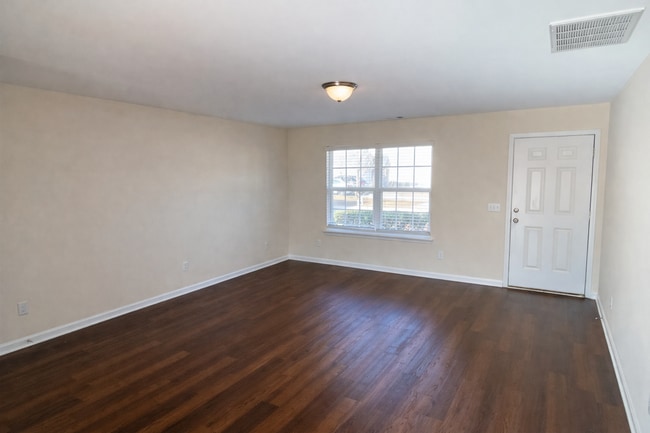 Building Photo - 14 Miller Park Cir