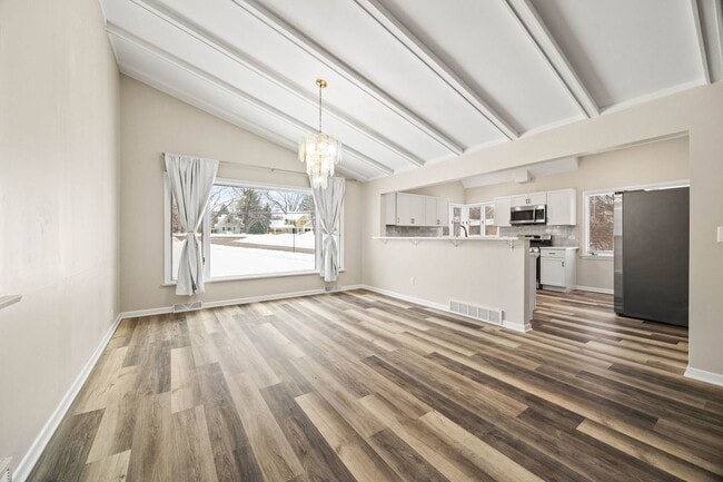 Building Photo - 246 Miller Ave