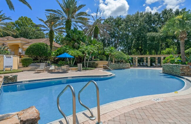 Building Photo - Renovated 2/2 Condo located in Visconti! - New Carpet