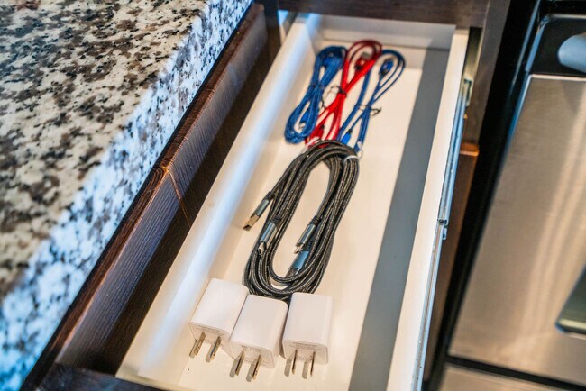 Building Photo - 888 N 4th St