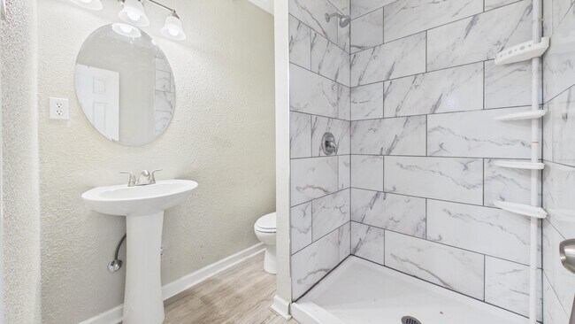 Building Photo - 2430 31st St