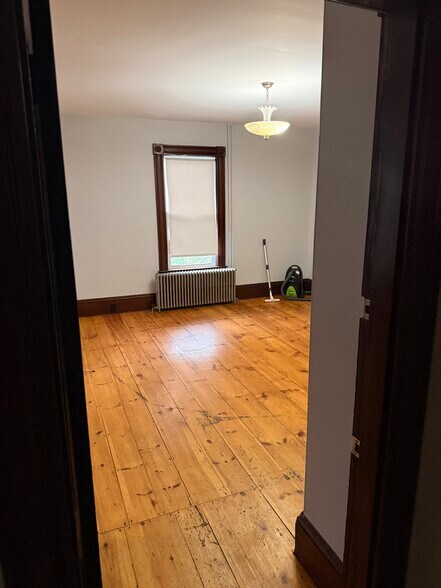 Building Photo - 15 Hayden St