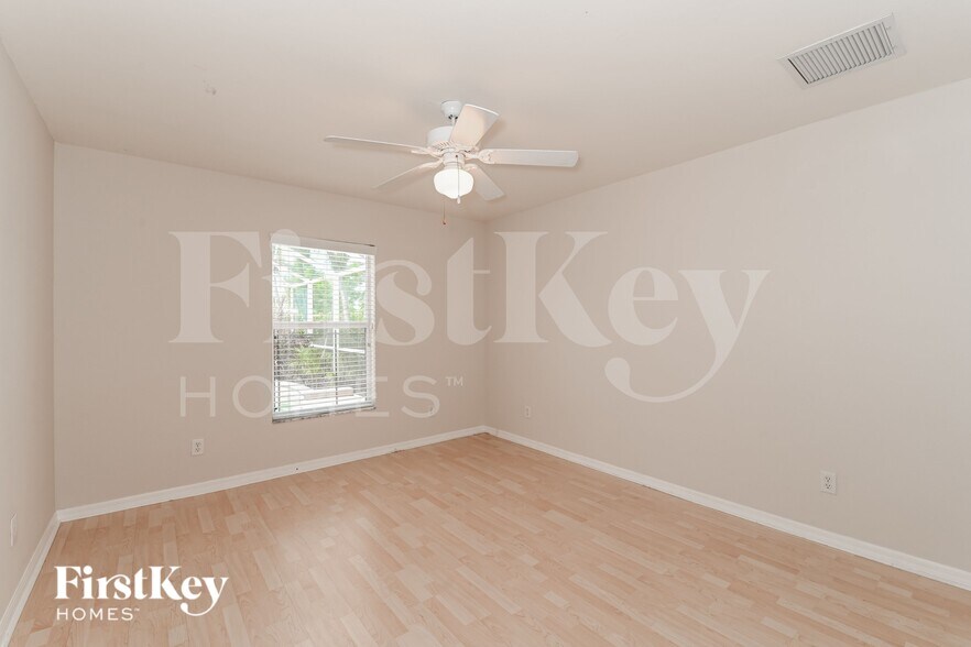 Building Photo - 2018 SW 31st Terrace