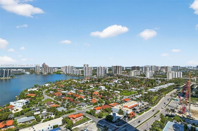 Building Photo - 18501 Collins Ave