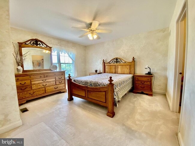 Building Photo - 513 Doral Cir