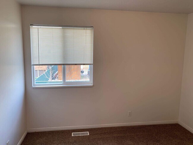 Building Photo - 1728 N 1500 W