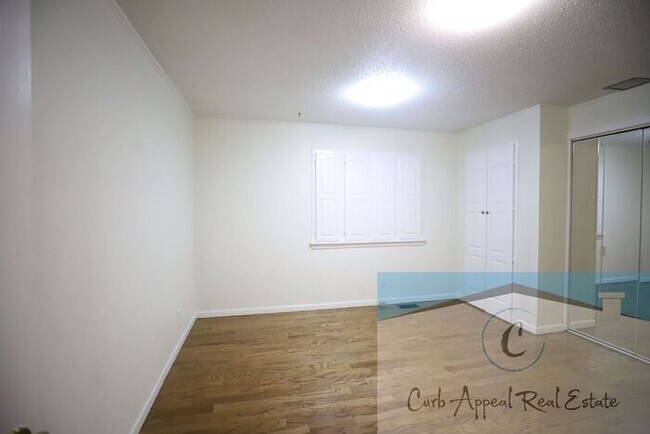 Building Photo - Westside Schools - 3 bed/ 2 bath 2,300 sq.ft.., den/family room, deck in the country on a paved r...