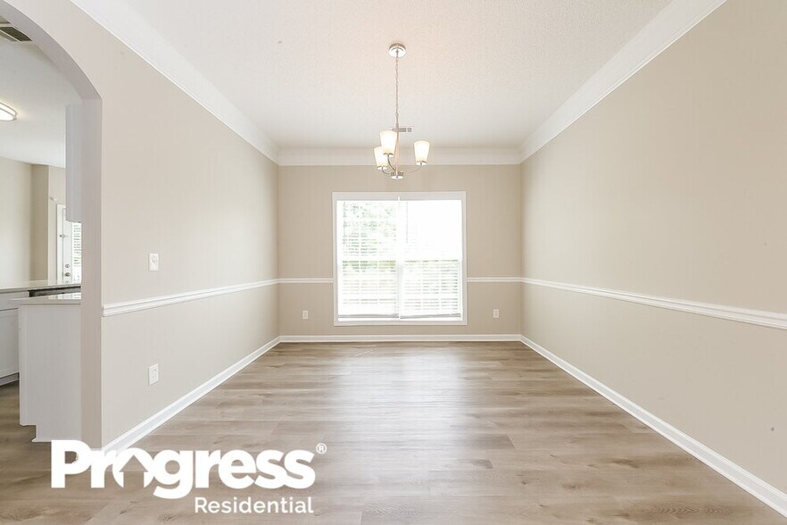 Building Photo - 464 The Gables Dr