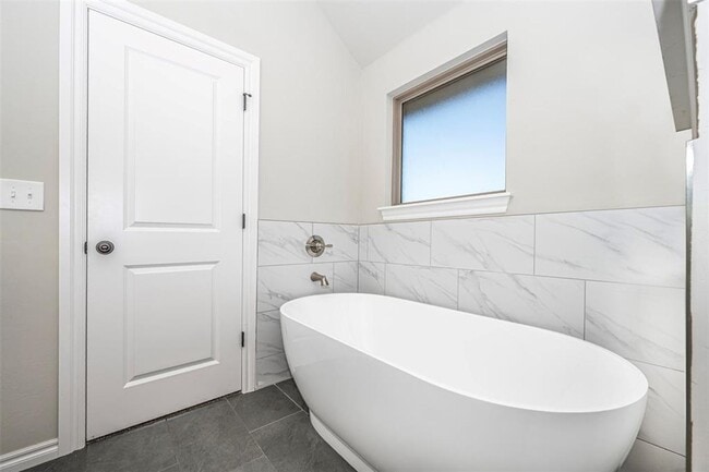 Building Photo - Beautiful Coeur D'Alene/Yukon