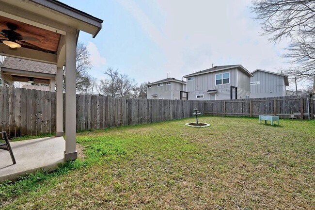 Building Photo - 3303 Elija St