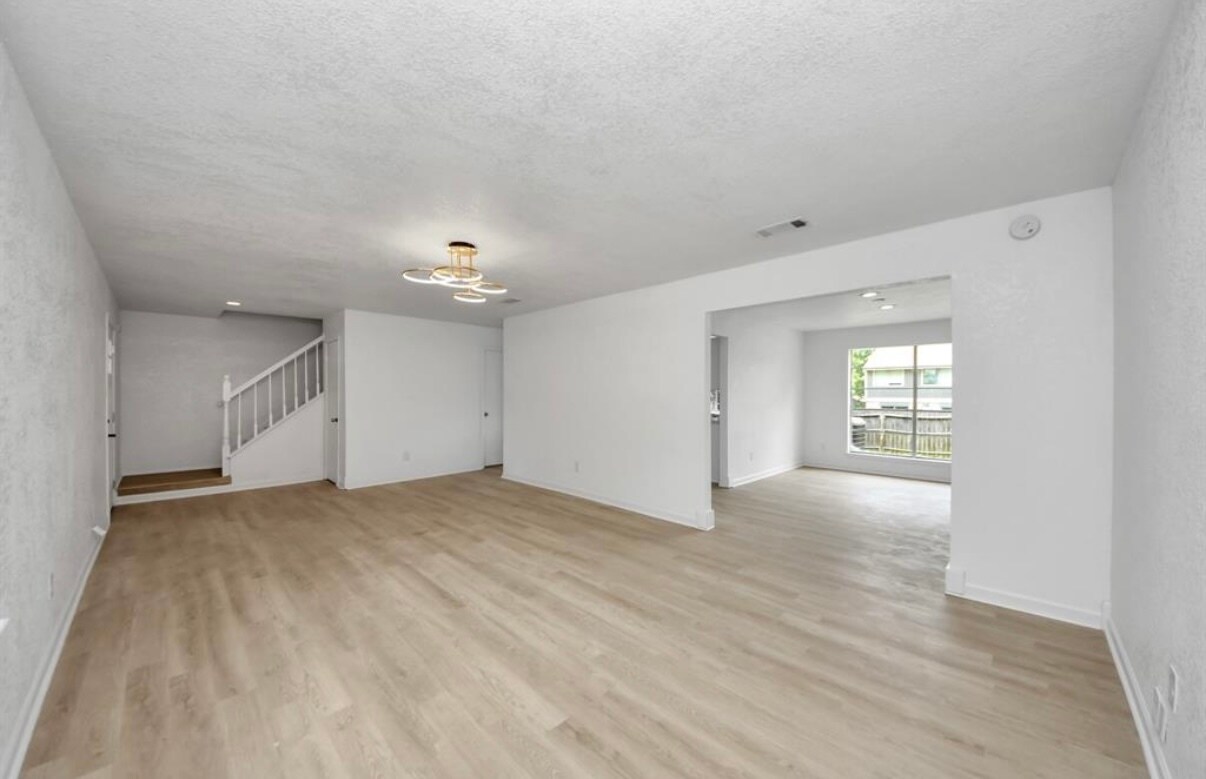 Building Photo - 3223 Deer Valley Dr