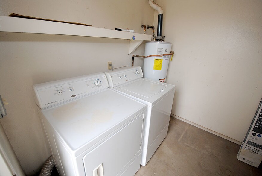 Building Photo - 3703 E Montecito Ave