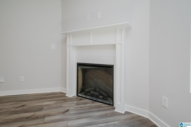 Building Photo - 501 Polo Way