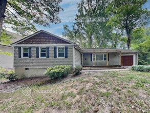 Building Photo - 400 N Sharon Amity Rd