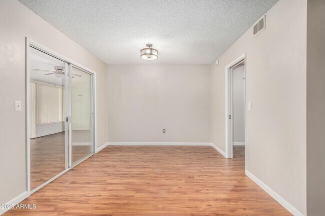 Building Photo - 10725 W El Capitan Cir