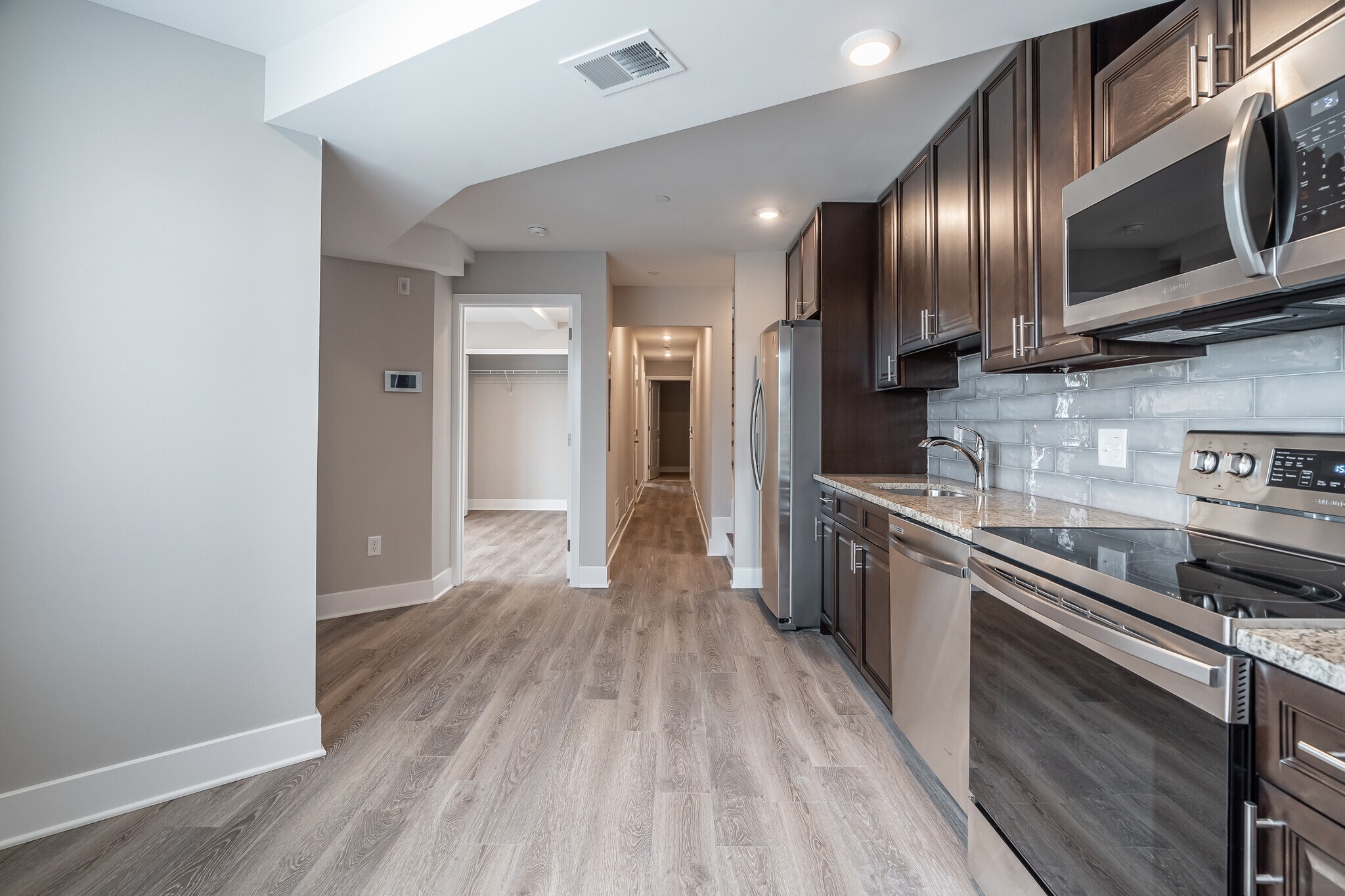 Building Photo - 421 N 39th St