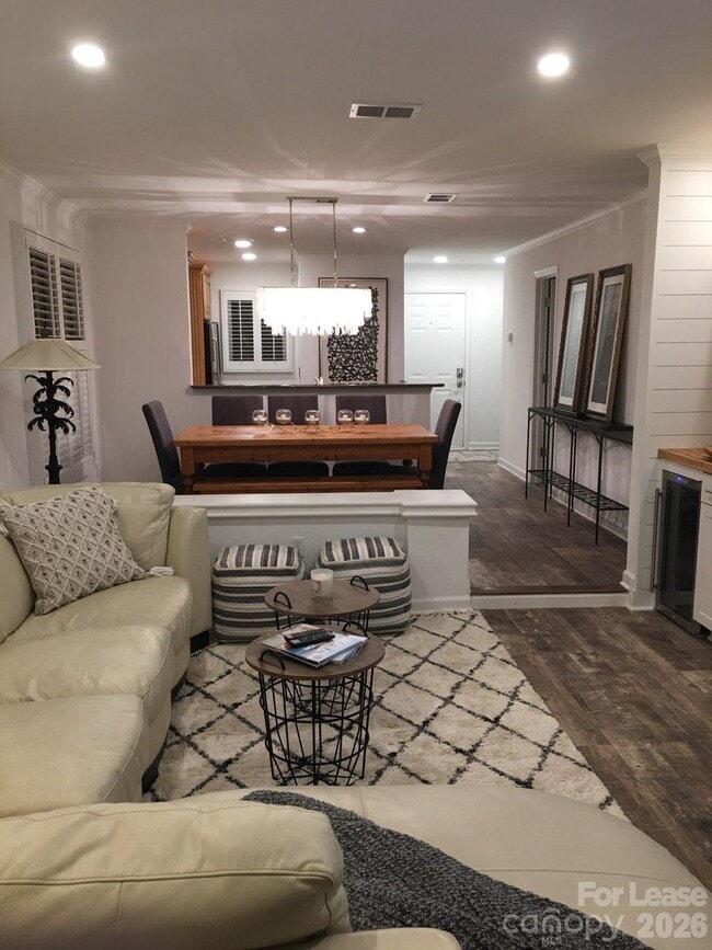 Building Photo - 646 Portside Dr