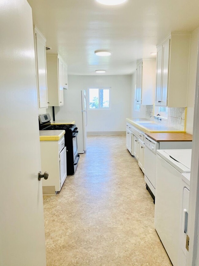 Building Photo - BEAUTIFUL 3BD/1.5BA POINT LOMA SINGLE FAMILY HOME! $4,995/mo