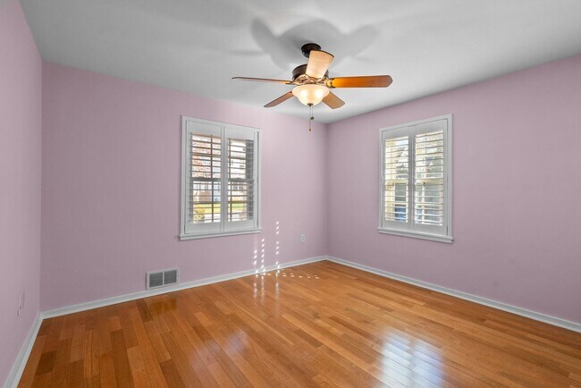 Building Photo - 3 Bed 3 Bath - Kensington Craftsman - Move In Ready