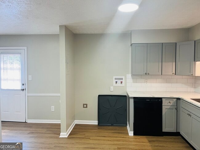 Building Photo - 513 Toombs St