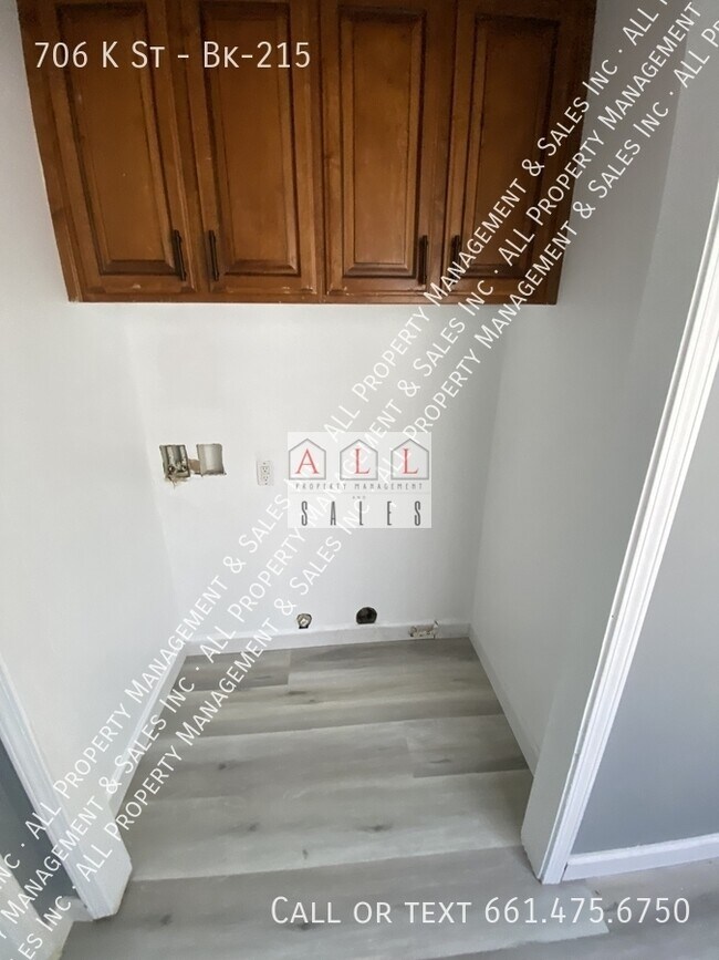 Building Photo - 706 K St