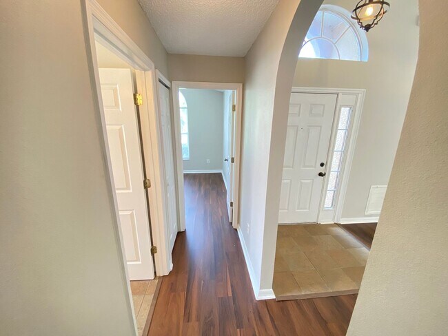 Building Photo - View this home today and Move in July 3rd!...