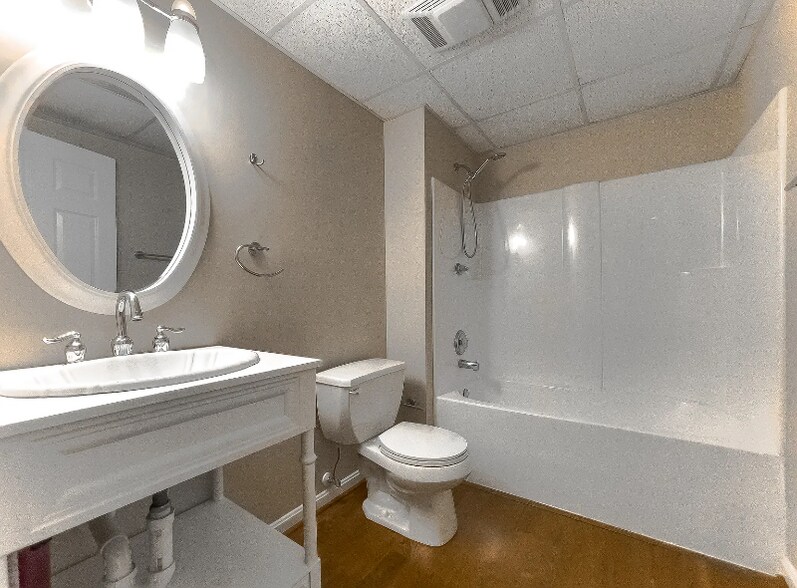 Building Photo - 23238 Willow Creek Way