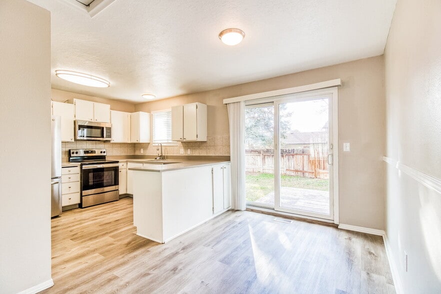 Building Photo - 3988 Burningham Dr