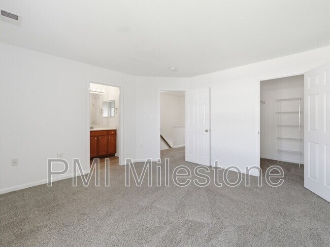 Building Photo - 47 Hokes Run