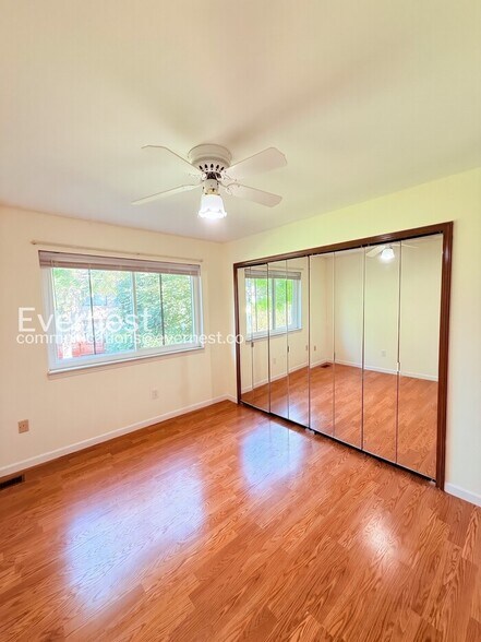 Building Photo - 5369 Wright Way W