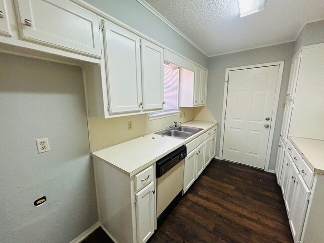 Building Photo - 324 Mill Creek Cir