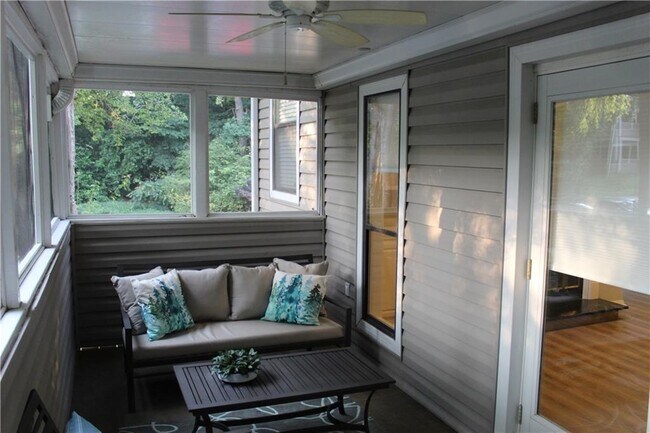 Building Photo - 1508 Wynnes Ridge Cir SE