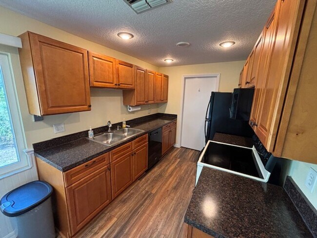 Building Photo - Serene 2 Bed 2 Bath Condo in The Heather