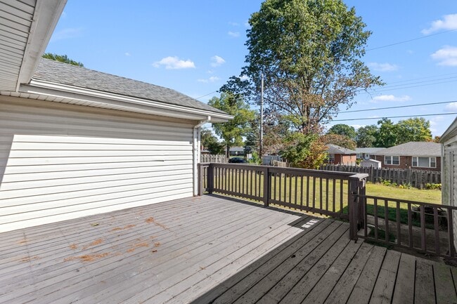 Building Photo - 1120 Gahan Dr