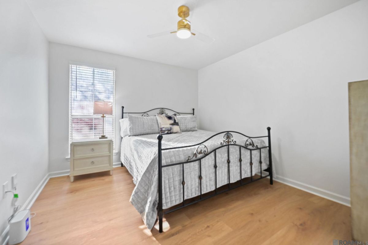 Building Photo - 18482 Lake Iris Ave