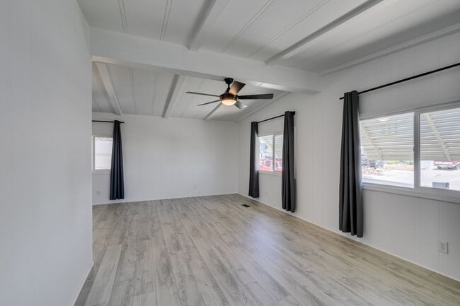 Building Photo - Beautifully Remodeled Boulder City Home with Spacious Backyard Retreat