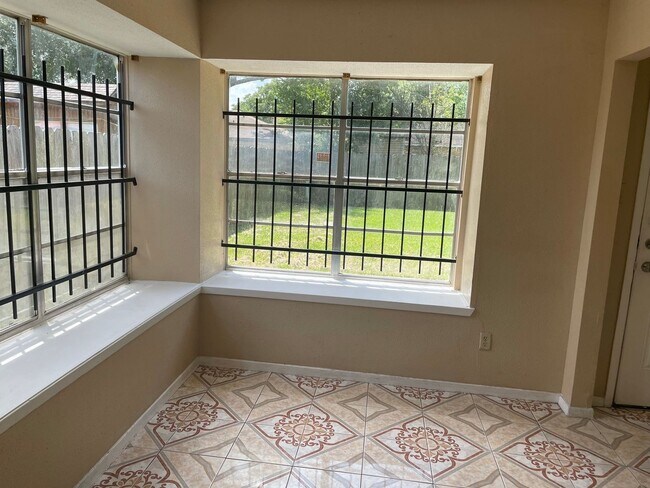 Building Photo - 3 bedroom / 2bath home in Southwest Houston.