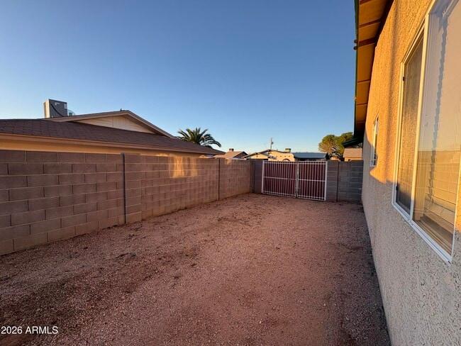 Building Photo - 551 W 21st Ave