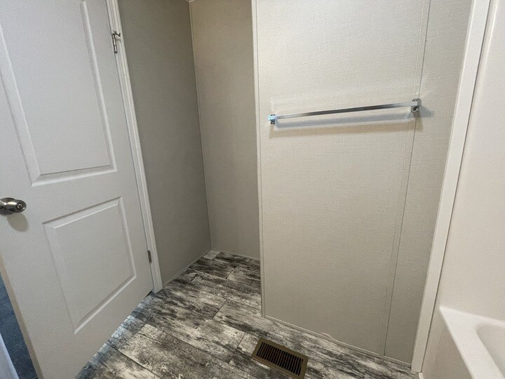 Building Photo - 38039 Leverette Ave