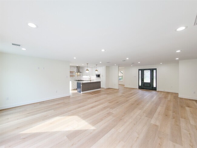 Building Photo - 20223 Laurel Lock Dr