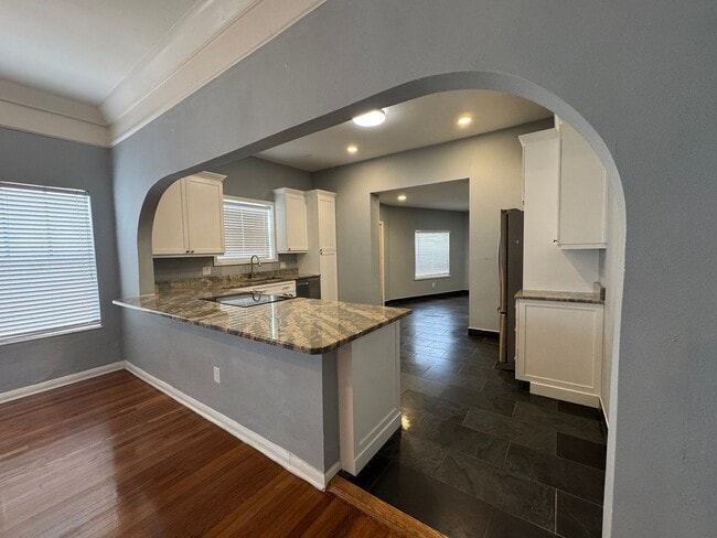 Building Photo - Davis Island Charming Home