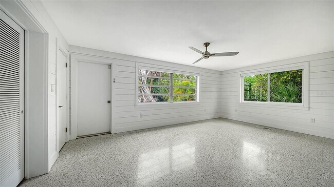 Building Photo - 7665 Sanderling Rd