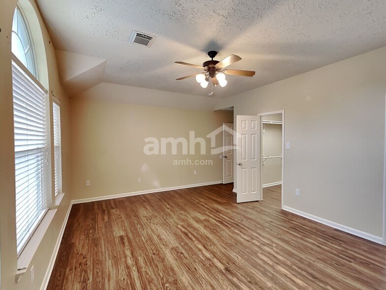 Building Photo - 2330 Colonial Springs Ln