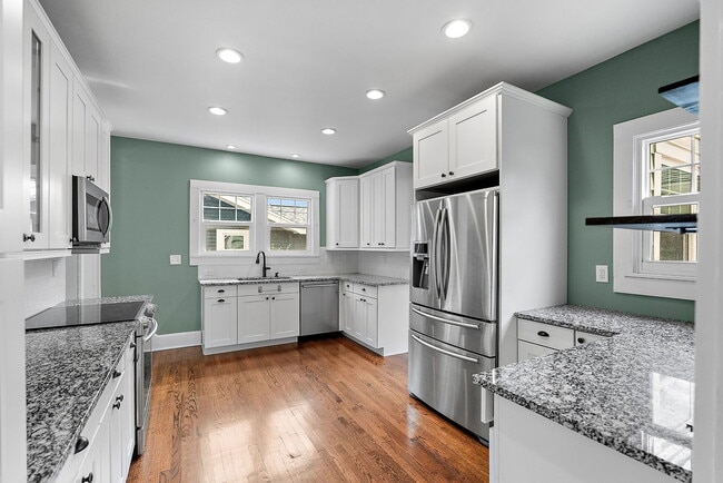 Building Photo - 134 22nd Ave N