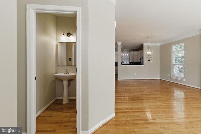 Building Photo - 20801 Shamrock Glen Cir