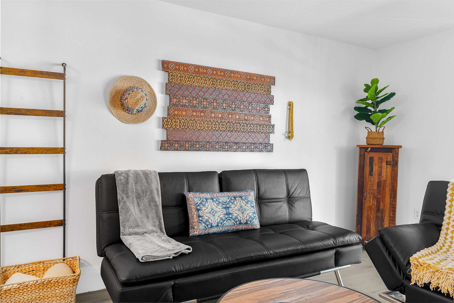 Building Photo - 1 SE 12th St