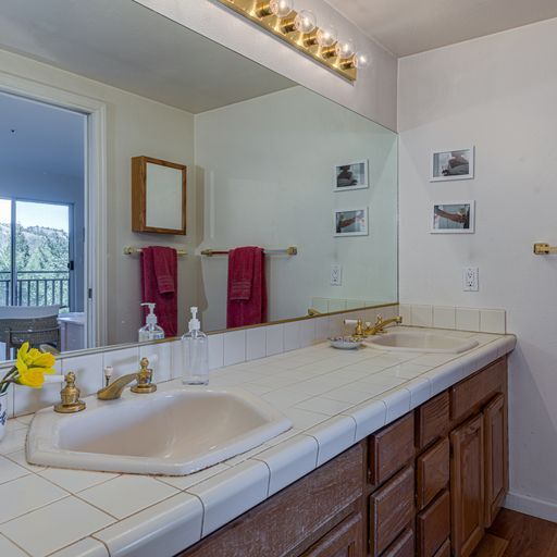 Building Photo - 25 Fir Ave